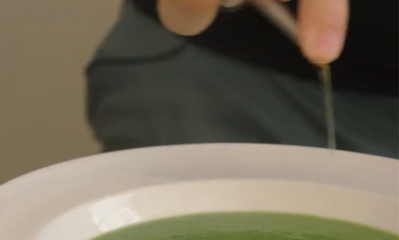 Keto Thai Spinach Courgette Soup